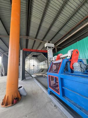 Buy Automatic Shuttle Rotomolding Machine Producing Water Tanks Energy Saving online manufacture